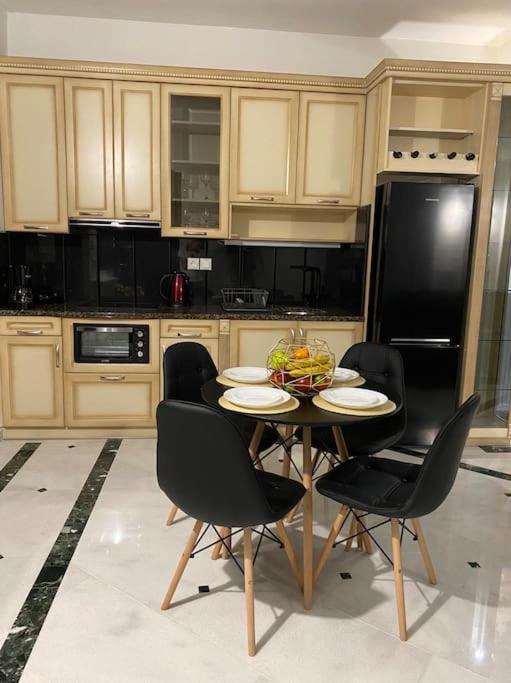 M&F Meteora Apartments #1 كالامباكا المظهر الخارجي الصورة