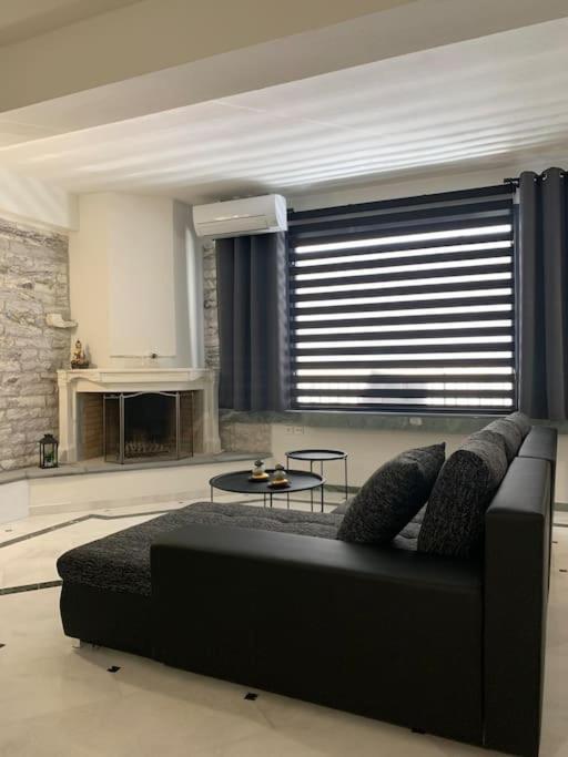 M&F Meteora Apartments #1 كالامباكا المظهر الخارجي الصورة